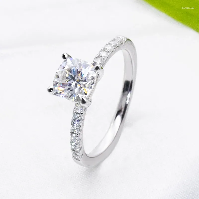 Cluster Rings Maudie All Real Moissanite Diamond Ring 1.18ct Super Luxury S925 Толстая стерлинговая элегантная подушка