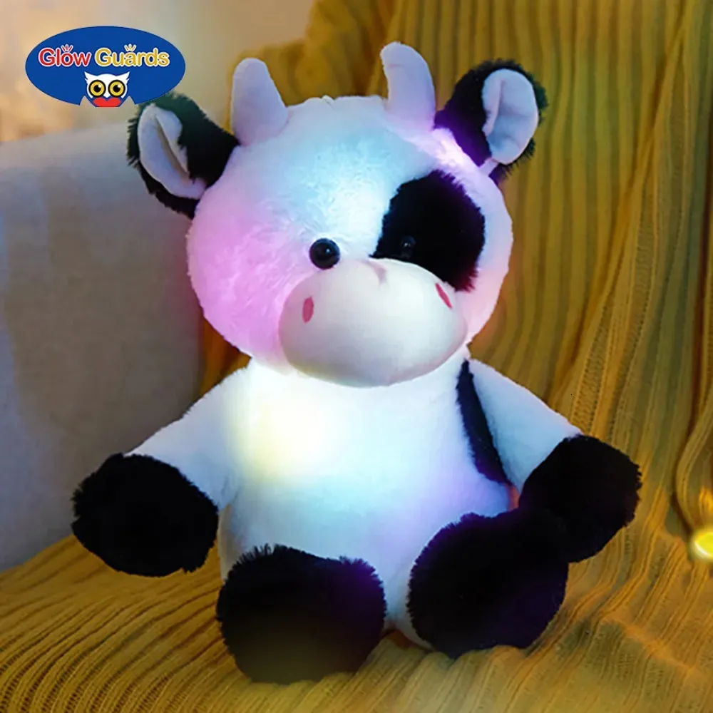 38 cm koe pop speelgoed met muzikaal LED-licht Kawaii gloeiende knuffels katoen schattig kalf slaapliedje knuffels cadeau voor meisjes 240325