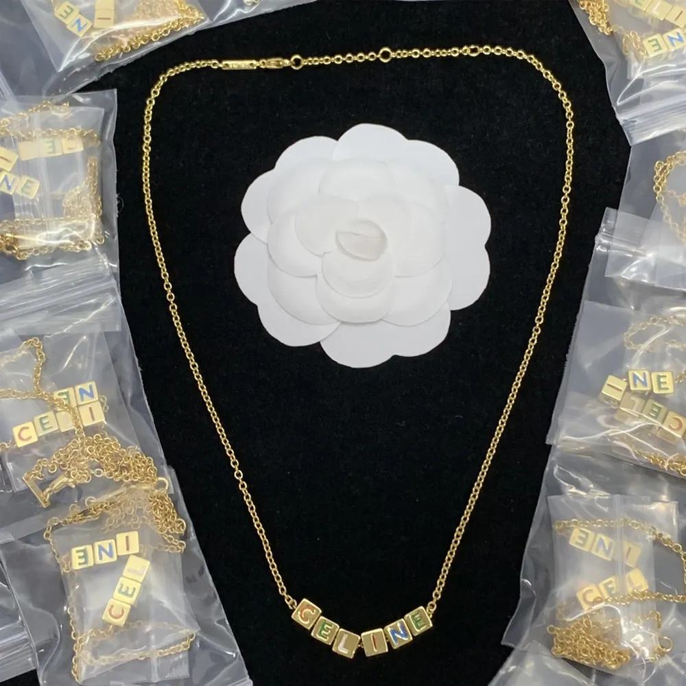 Mode de luxe de haute qualité collier ras du cou chaîne plaqué argent 18 carats plaqué or en acier inoxydable lettre pendentif colliers pour femmes bijoux cadeau accessoires