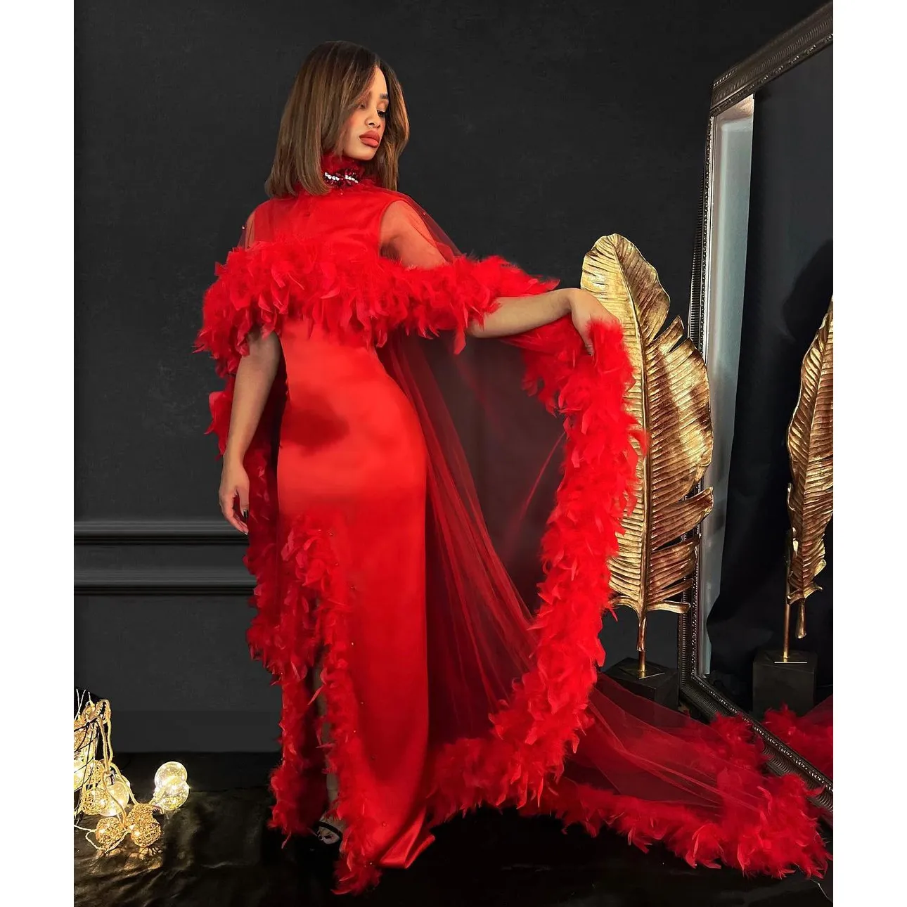 Czerwona syrenka na balu matowe szal z pióra Seksowna moda na przyjęcie urodzinowe Eleganckie sukienki wieczorowe vestidos de gala