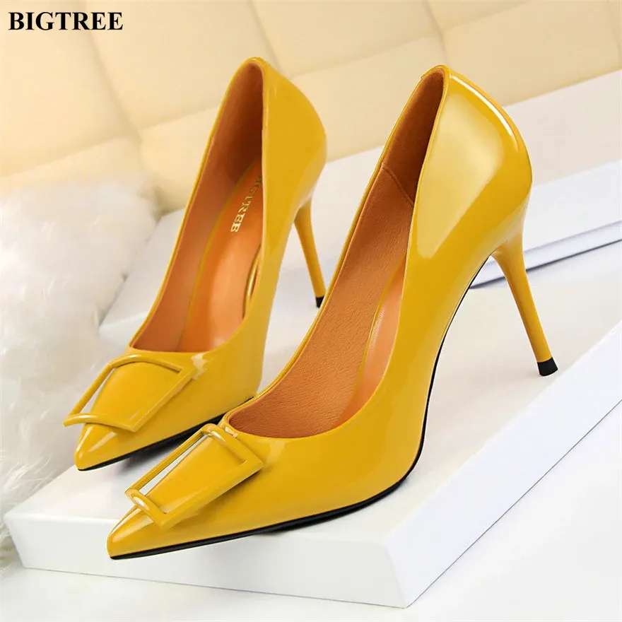 Pumps Square Fashion Ladies ol Büroschuhe Frühling Frauen prägnant Patent Leder flache High Heels Schuhe spitzige Zehen Frauen Pumps