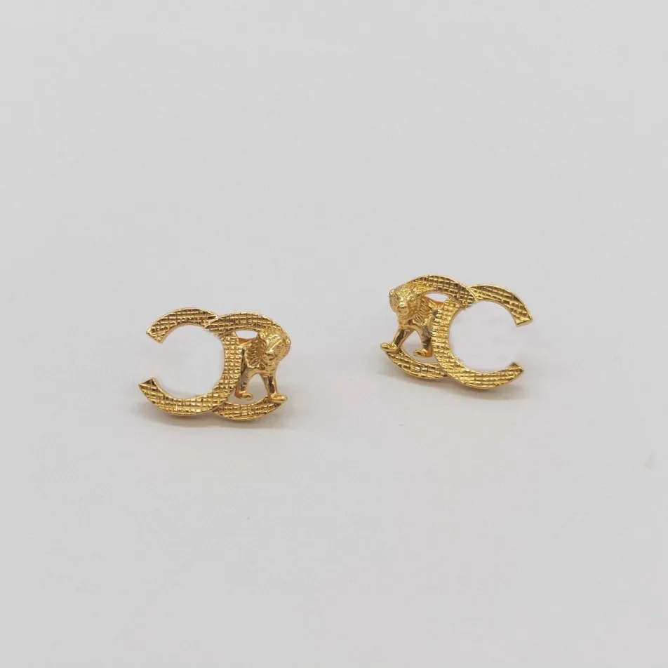 2022 Top quality Charm stud earring in 18k gold plated and lion shape for women wedding jewelry gift have box stamp PS4316A241l