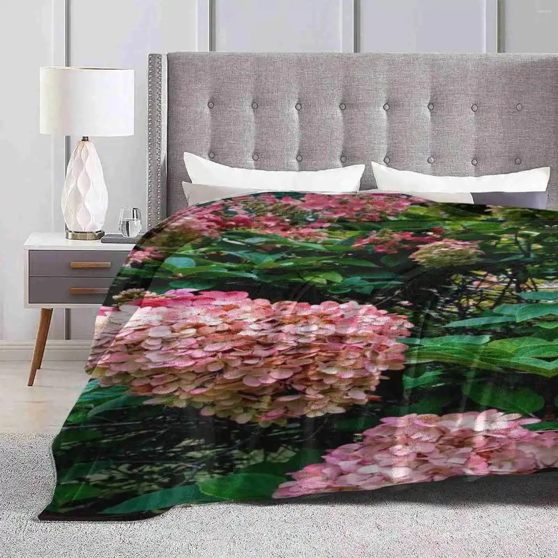 Coperte settembre Blushing Tree Love Collection #5 Coperta morbida e calda Grandi fioriture rosa cipria