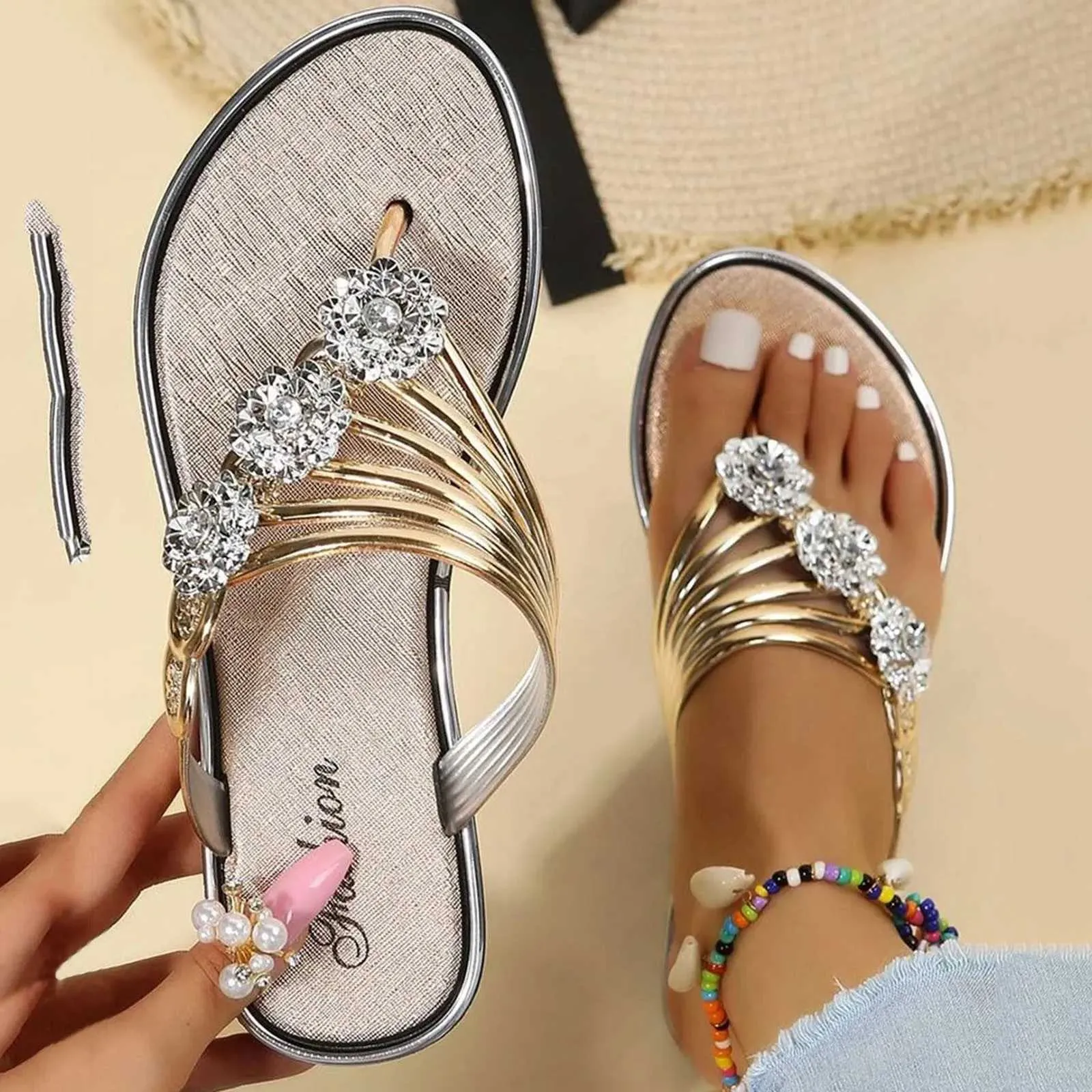 Kapcia Crystal Flip Women Fashion Foast Clip Silver Anti Slip Beach Sandals Sandals Casual Gold Pas Letni sukienka Sandały Chinelos J240402