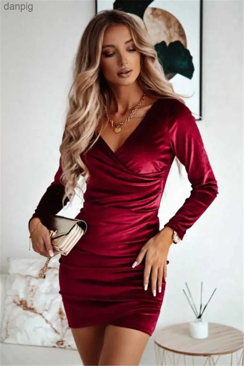 Urban Sexy Dresses Plus Size Autumn and Winter New Solid Color Fashionable and Sexy V-Neck Long Elegant Wrap skinkor Ultra-tunna passande enstegsklänning Y240402