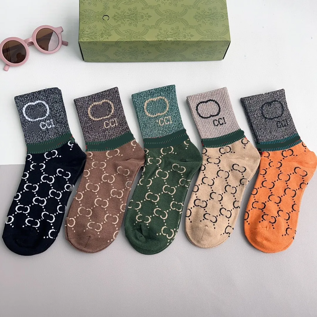 Designer Socks Men Mulheres Mulheres de alta qualidade O logotipo personalizado bordado 100% algodão malha de algodão elite meias resistentes ao desgaste de meias esportivas quatro estações com caixa.