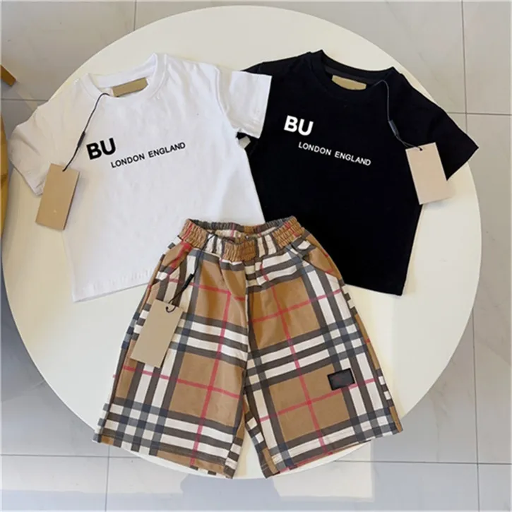 Fashion New Summer Clothing Conjunto de designer marca de algodão de manga curta Conjunto de roupas para bebês para crianças meninos roupas infantil garotas roupas 90cm-150cm H01