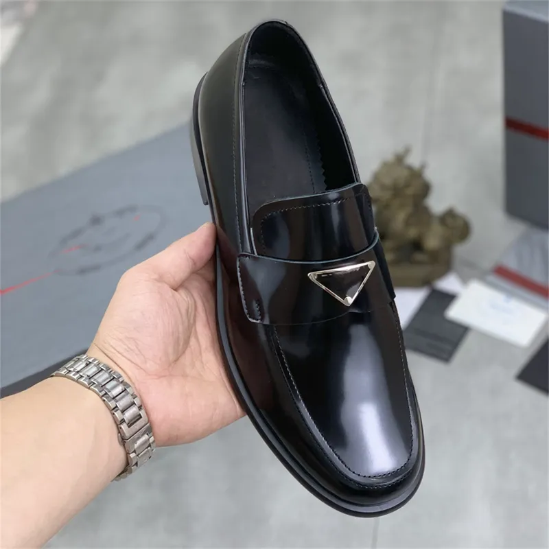 Italiensk varumärkesdesigner Hela Oxford Dress Shoes Men äkta läder handgjorda spetsar upp vanlig tå affärskontor formella skor för man storlek 38-45