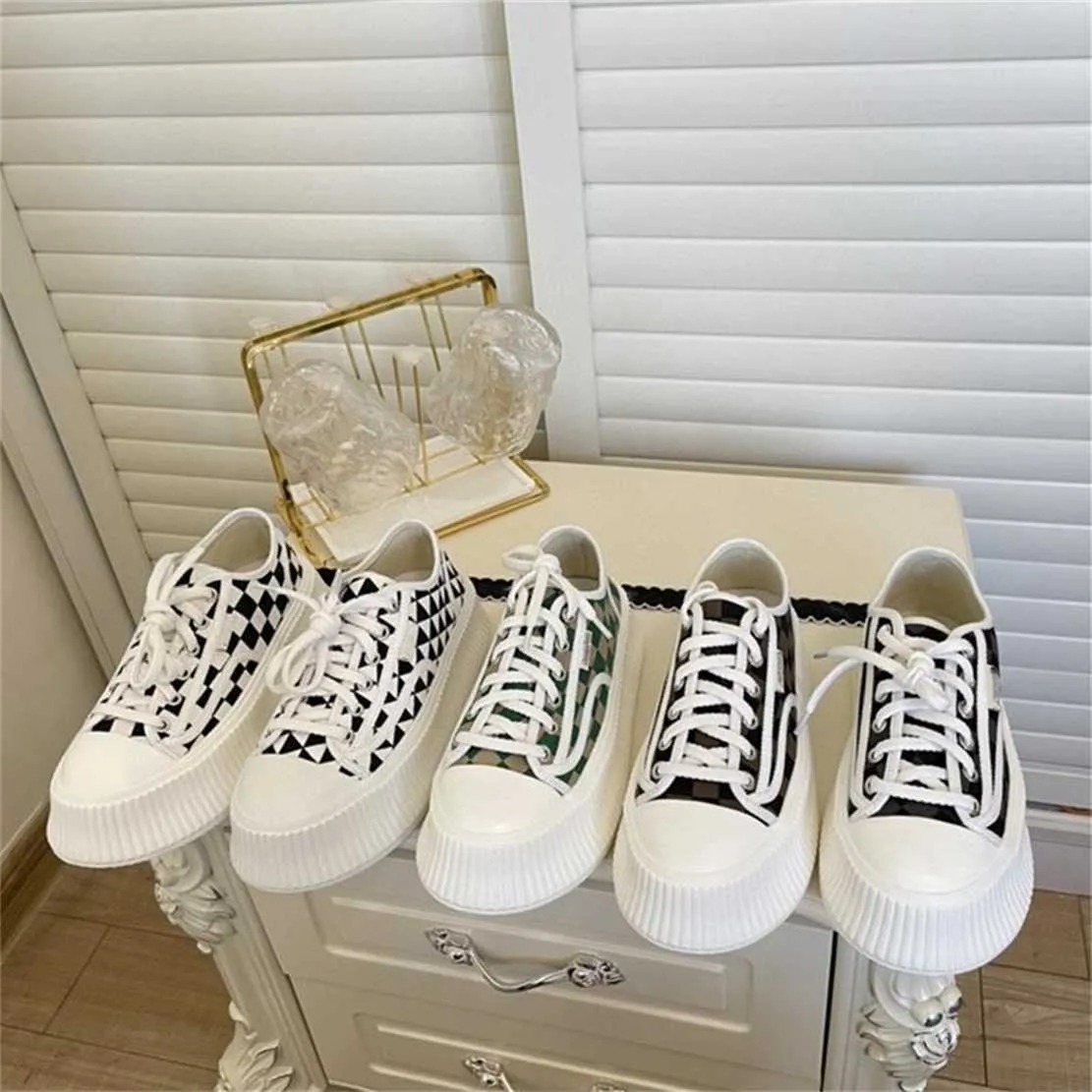 12% OFF Designer Xiaoxiangfeng épais biscuit femmes printemps respirant échiquier Plaid toile muffin fond petites chaussures blanches