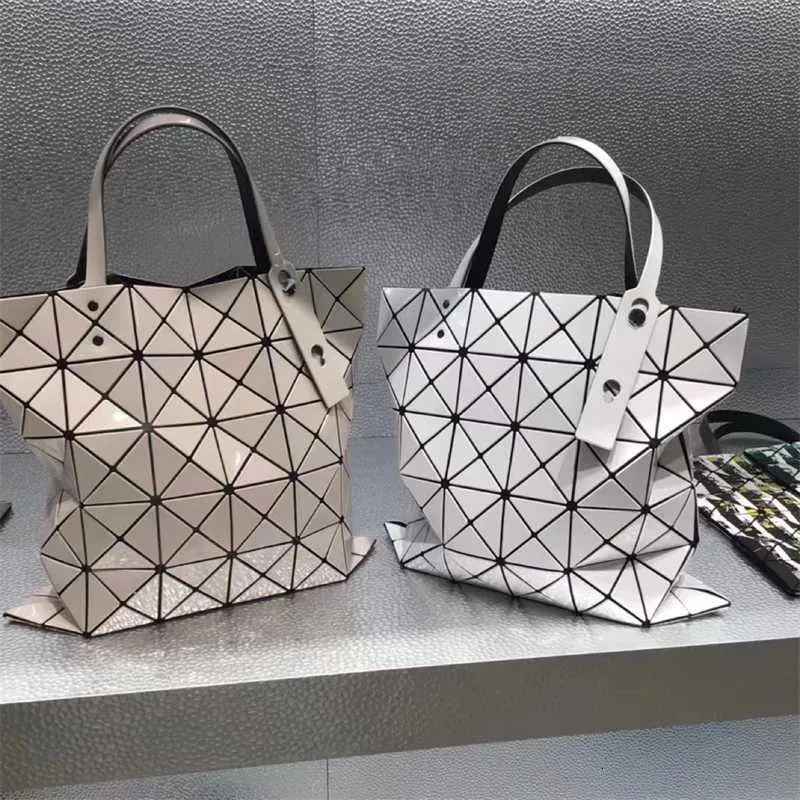 حقائب مصممة للنساء تخليص بيع Ling Baobao Womens Original Grid Factory 2024 Tote New Lifetime Fashion Hoster Heal Bage Six Handbag