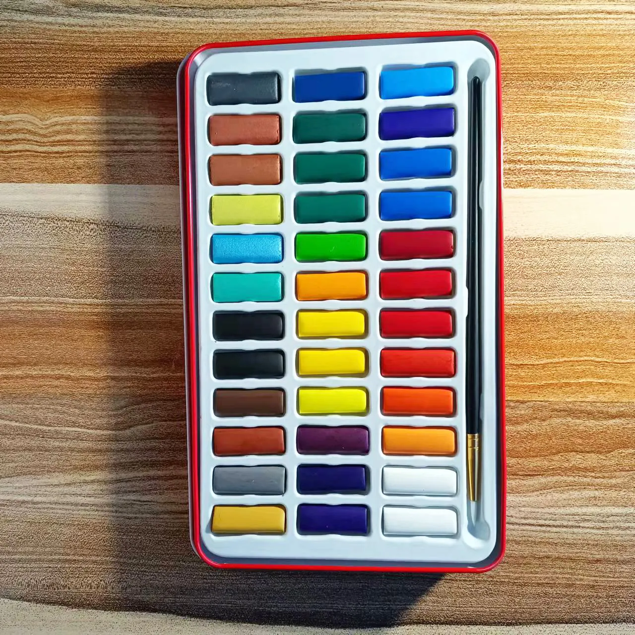 Поставки профессиональной акварельной краски в металлической коробке 36color