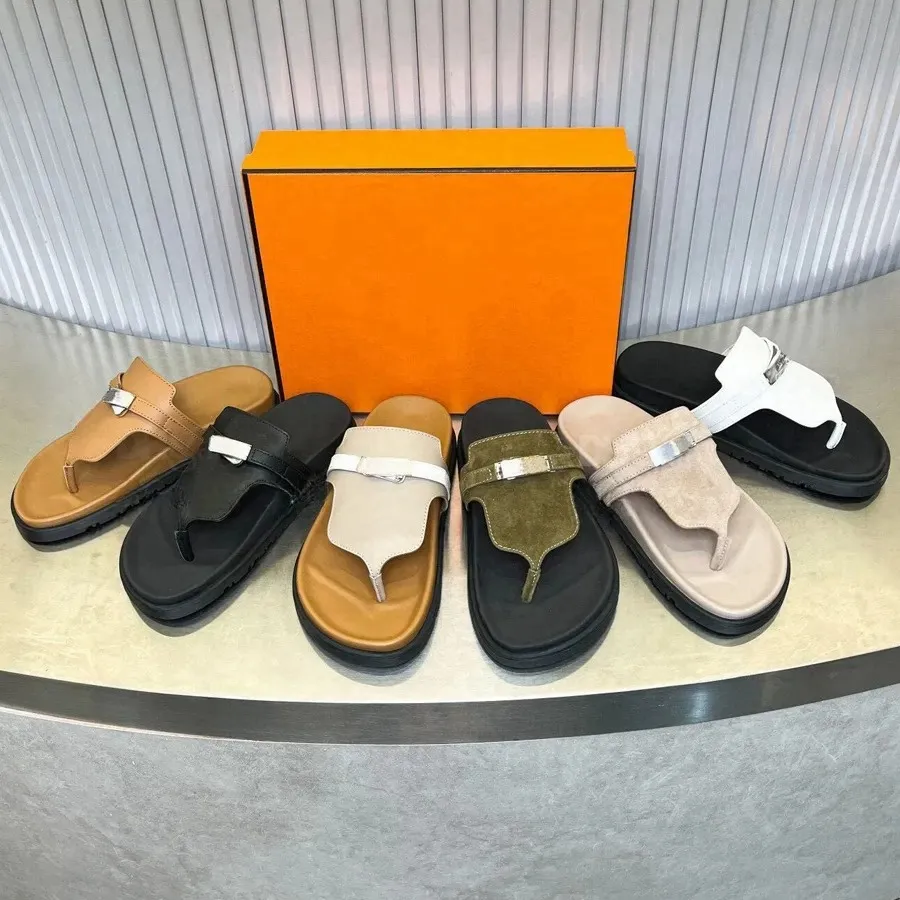 Suede Chypre Men's Flat Flip-Flops Sandaler Kvinnor Buckle Leather Casual Luxury Designer Glides For Men Classic Clips Feet Slipper Summer Beach Shoes