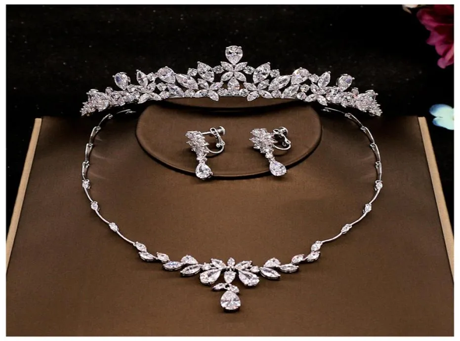 Bloemkroon Set Bruiloft Accessoire Trendy Zirkoon Tiara Ketting Strass Kroon Voor Bruid Bruiloft Optocht Kronen3881851