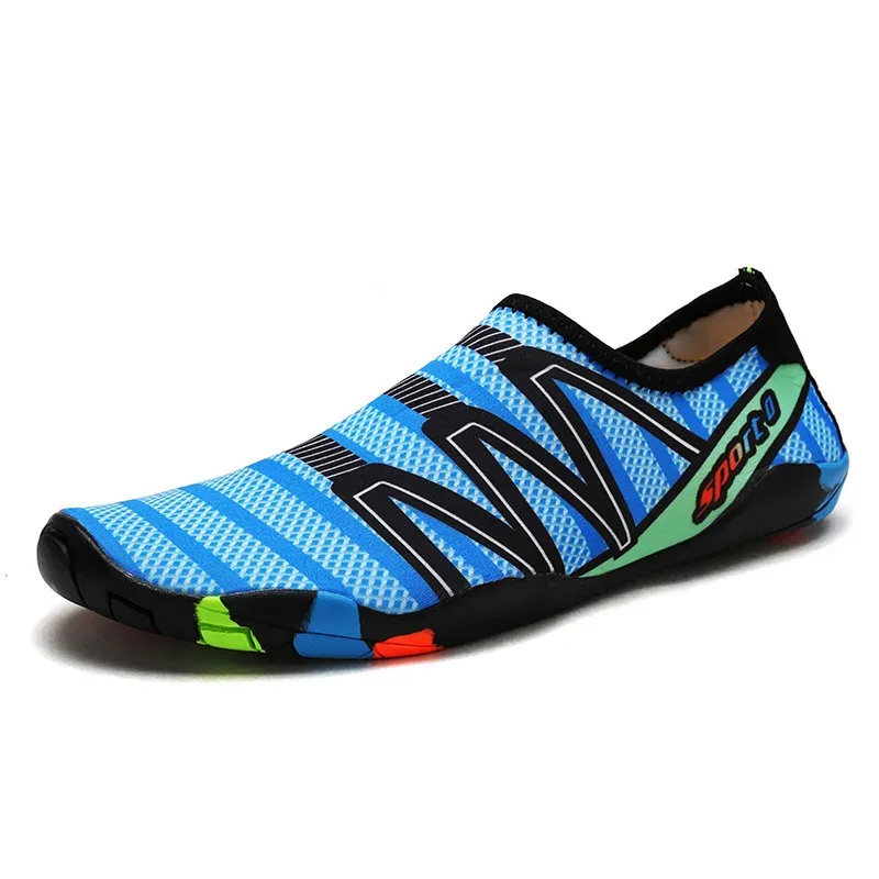 Schoenen 2023 Quickdrying Barefoot Beach voor schoenen Men Men Dames Niet -slip Aqua Sports Ultralight stroomopwaartse zee -duikschoenen Maat 3546