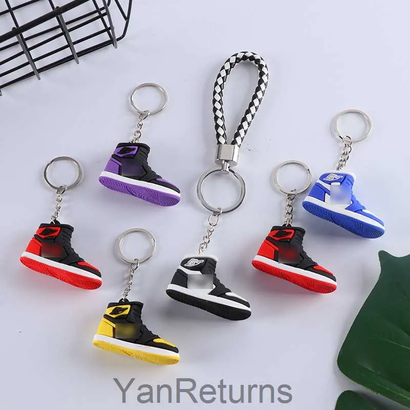 PVC Soft Rubber 3D tredimensionell nyckelkedja Pendant Mini Sneaker Pendant Model smycken Personlig kreativ tecknad hänge