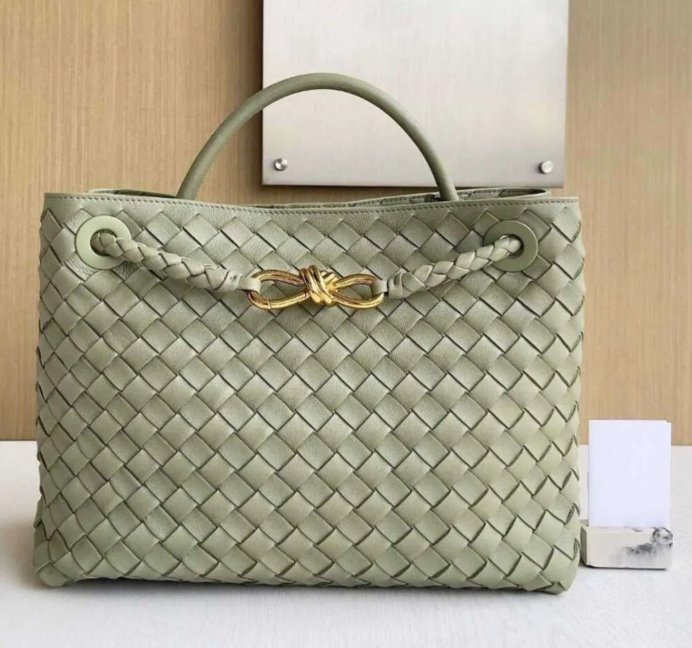 B Aile 8-Line Backle Andiamo Orijinal Deri Tasarımcı New Woven Womens Taşınabilir Tek Omuz Crossbody Resmi Belge Tote Çantası 2023063