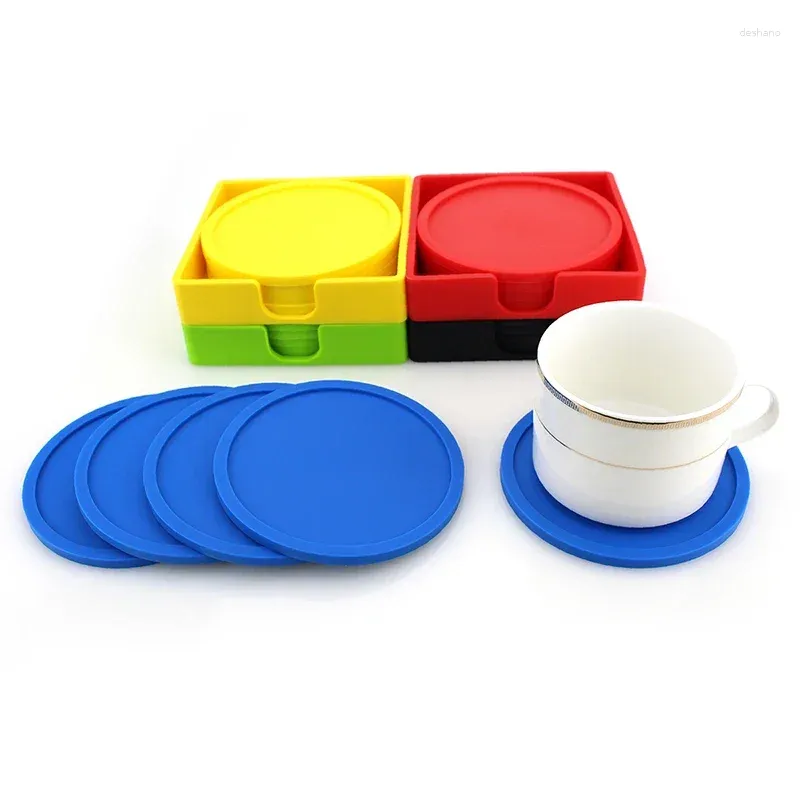 Bord Mattor 4st Silicone Round Cup Mat 1 st hållare Icke-halkisolering Värmebeständig Placemat Tray Spoon Pad Drink Cushion Tool