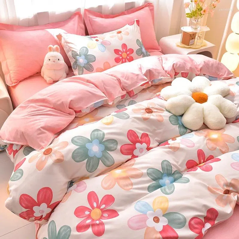 Conjuntos de cama Floral Padrão Estudante Dormitório Macio Conjunto de Quatro Peças Home Bed Sheet Quilt Cover Fronha