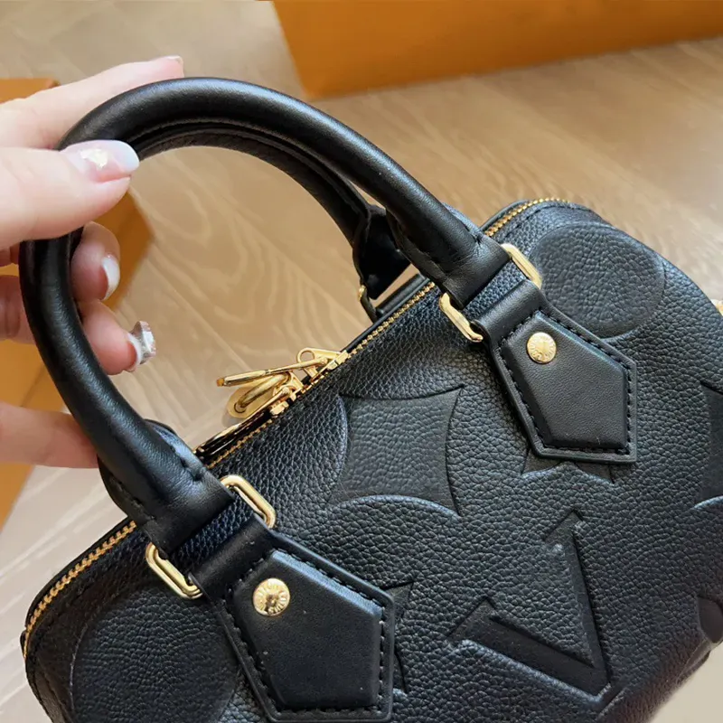 Kvällspåsar Nya 2024 Fashion Classic Bag Designer Bag Handväska Läderhandväska Kvinnor Retro Clutch Handväska Belägd Crossbody Bag 888