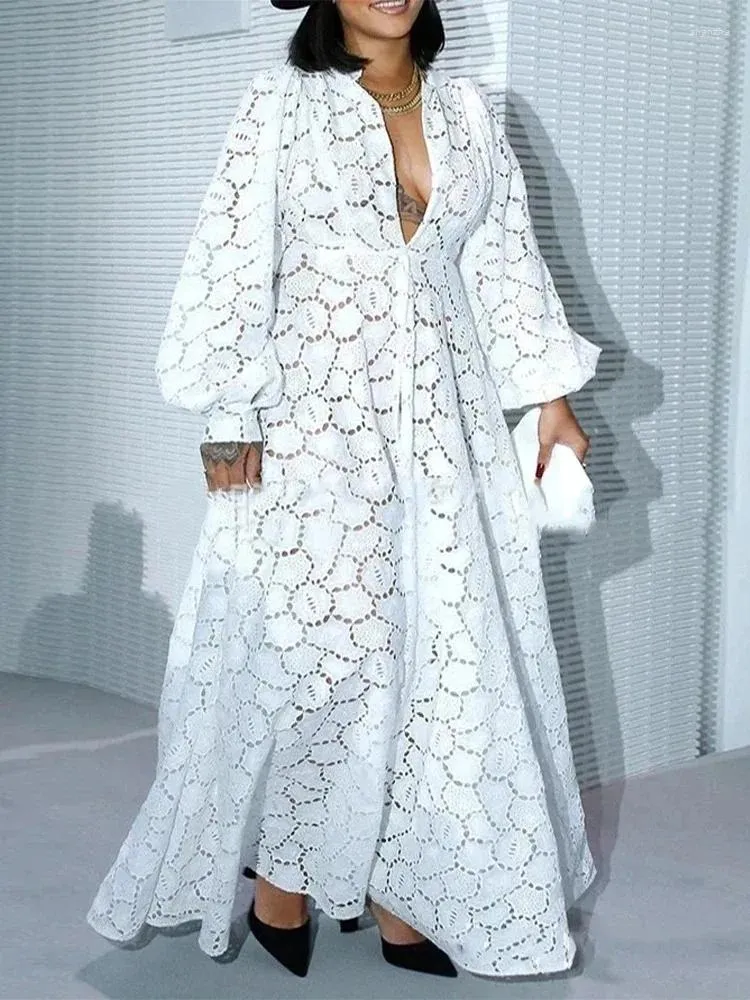 カジュアルドレスエレガントな白い長い女性ゆるいファッションホローアウトスリーブ大規模ボーホーマキシドレスホリデー休暇服