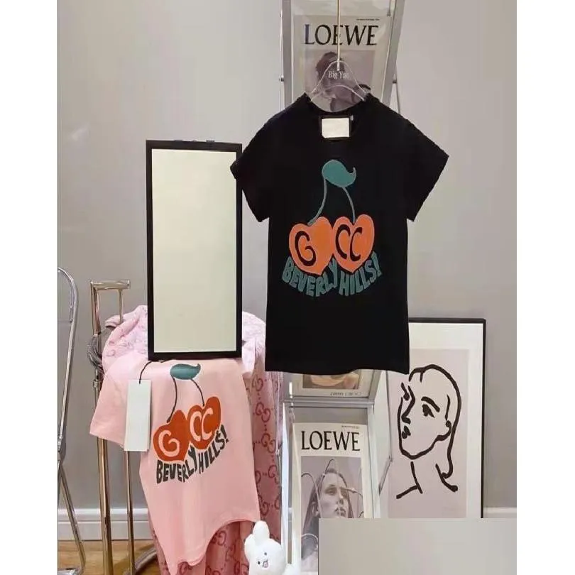 T-Shirts Kids Fashion Tshirts Luxury Designer T Shirt Tops Tees Boys Girls Red Cherries Embroidered Letter Cotton Short Sleeve Plove Dhpsi