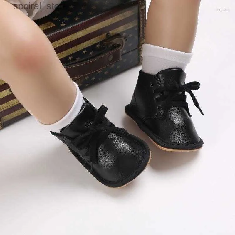 İlk Yürüyüşçüler Bebek Ayakkabıları Beyaz Siyah Pu Deri Erkek Yürümeye Başlayan Çocuk Anti-Slip Bebek Doğum Ic Sıras L240402