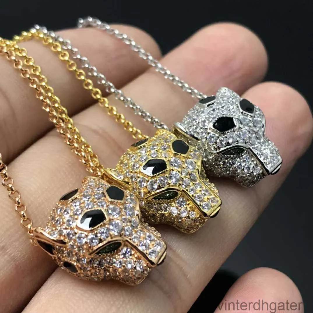 Top Luxus fein original 1to1 Designer Halskette für Frauen Carter Eingelegt mit Diamond Leopard Head Halskette gegen Gold plattiert 18 Karat Roségold Emerald Cheetah Charme Halskette