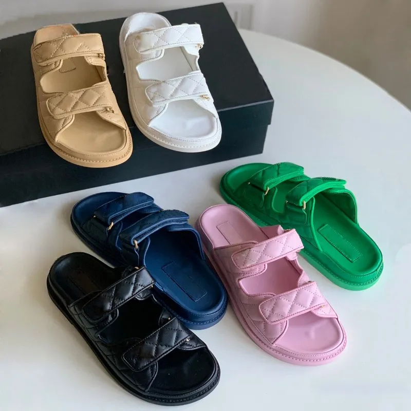 Papa Sandale Slip on Sans le dos Strap Femmes Été Papa toboggan Mule Slide Chaussures plates Real Le cuir matelassé Sandales de luxe Sandals Luxury