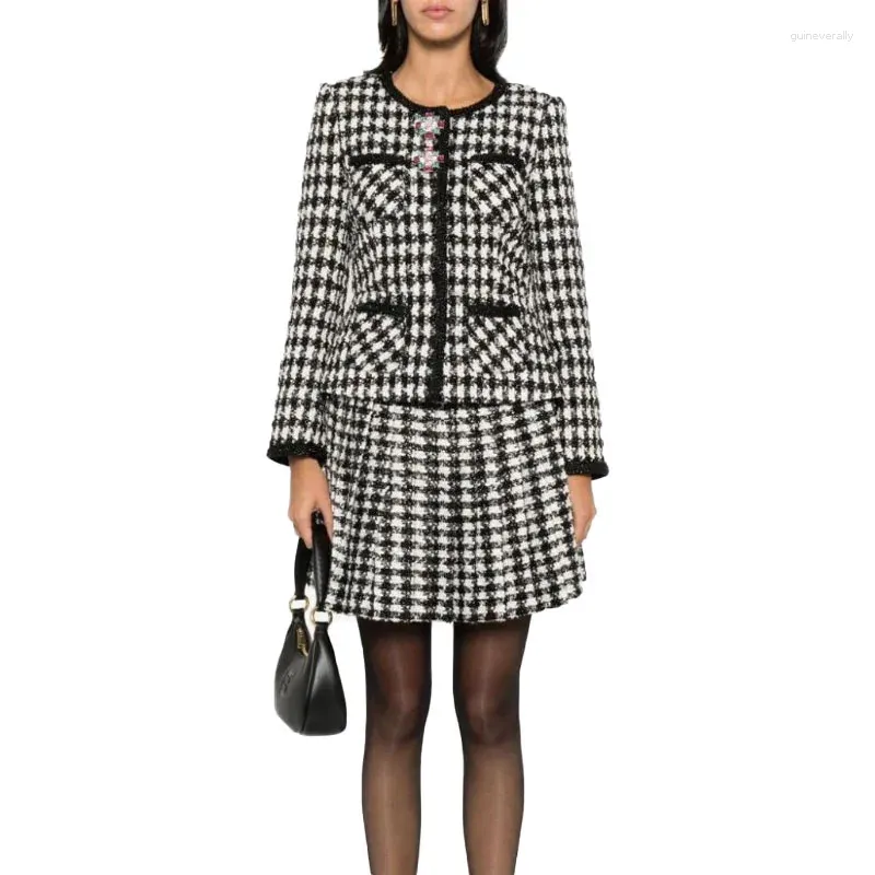 Abiti da lavoro VII 2024 Marca SP Autunno Abbigliamento donna Temperamento Luce Lusso Nero e bianco Tweed Abiti di moda Offerte