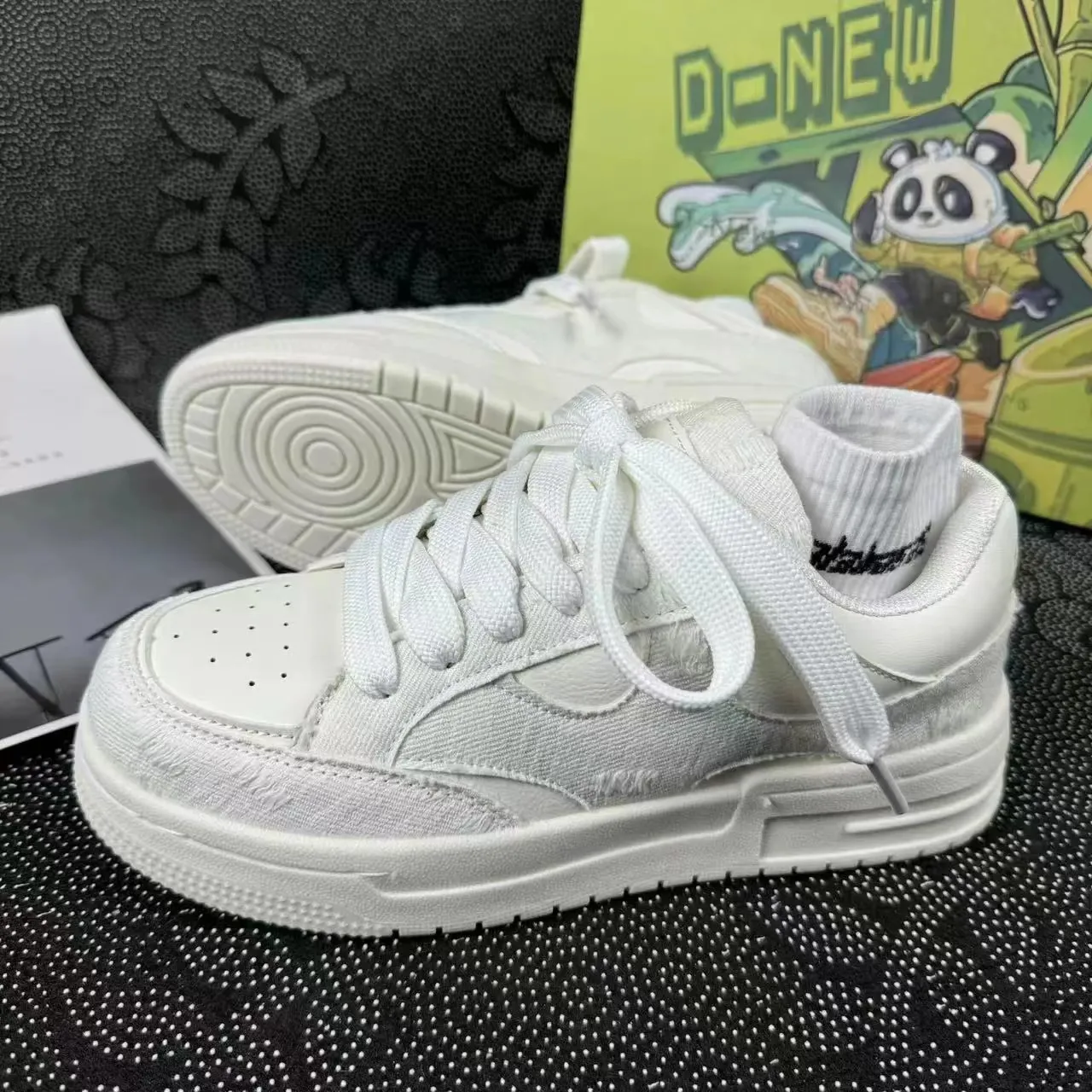 New Free Shipping Designer Men Women Casual Pink Blue Platform Shoes Breathable Mens Womens Sneakers Trainers Skate_voghion.com