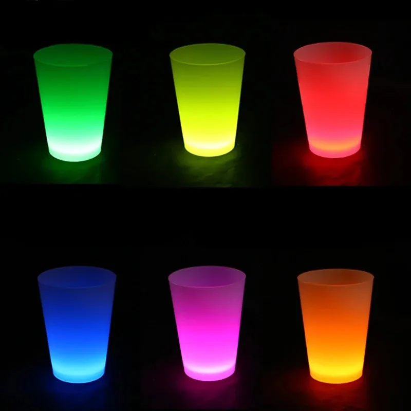 20pcs Kapalı Açık Gözden Parlayan Çubuklar İçin Karanlık Parti Kupalarında Glowg Cup Gece veya Gün Oyunu Neon Tatil BBQ 300ml Karnavalı 240326