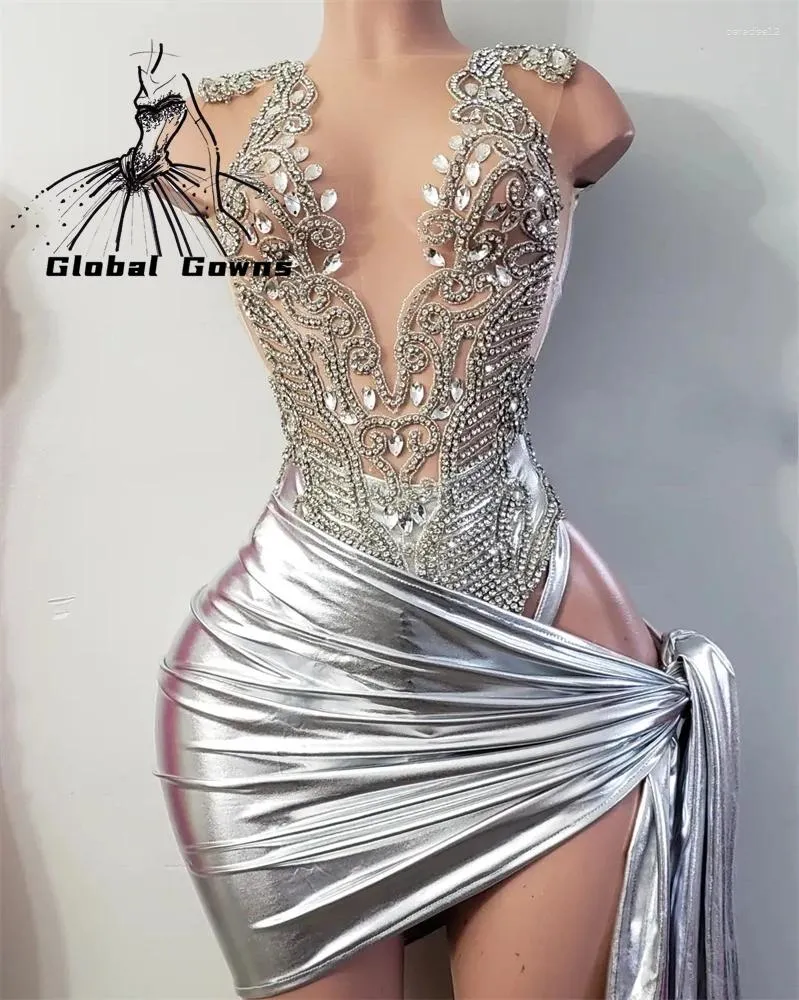 Party Dresses Silver Sheer O Neck Short Prom Dress For Black Girls Beaded Crystal Birthday Mermaid Mini Cocktail Homecoming Robe