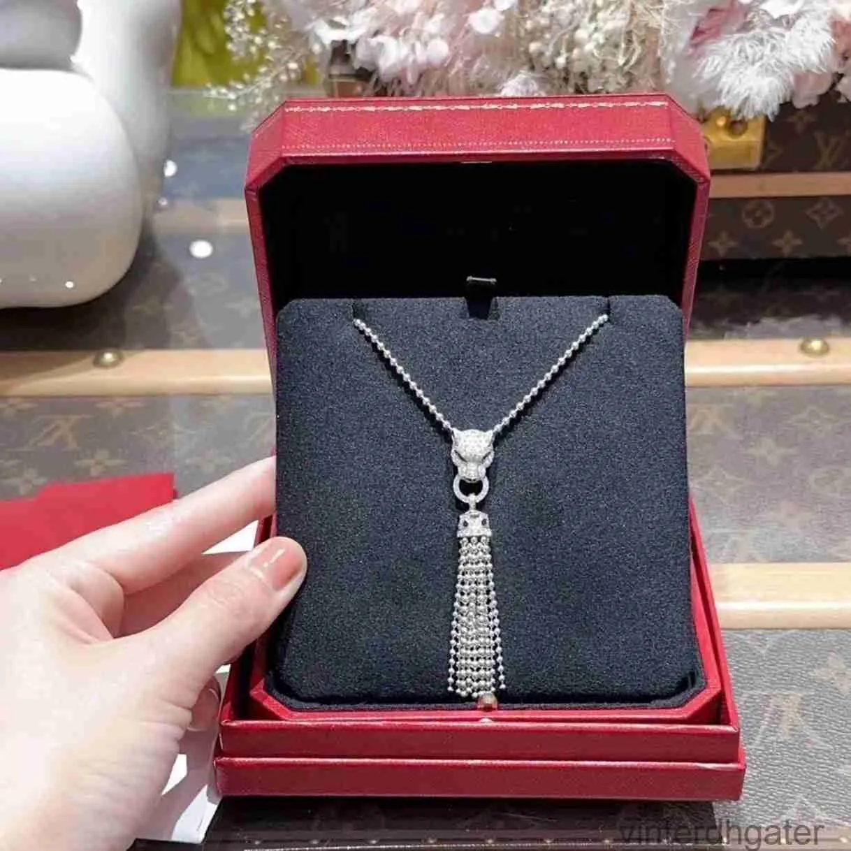 Top Luxury Fine Original 1to1 Carter Designer Necklace for Women S925 Sterling Silver High End Leopard Head Tassel Bead Necklace Senior Designer Jewelry