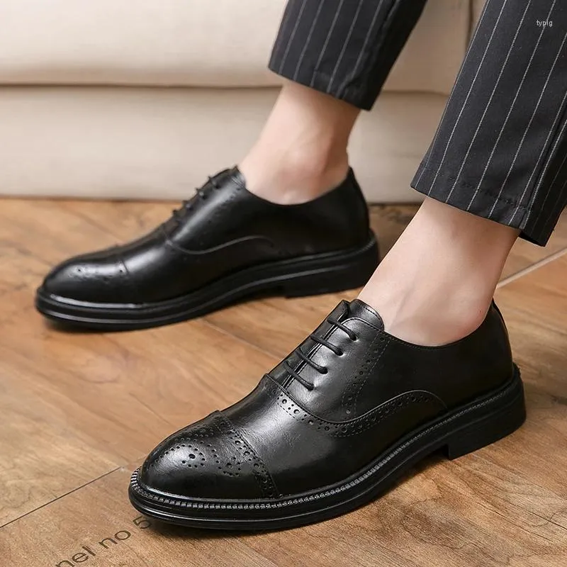 Casual Shoes Mens Oxford Lace Up Leather Brogue Dress Outdoor Classic Business Formal Wedding Party Man Zapatos