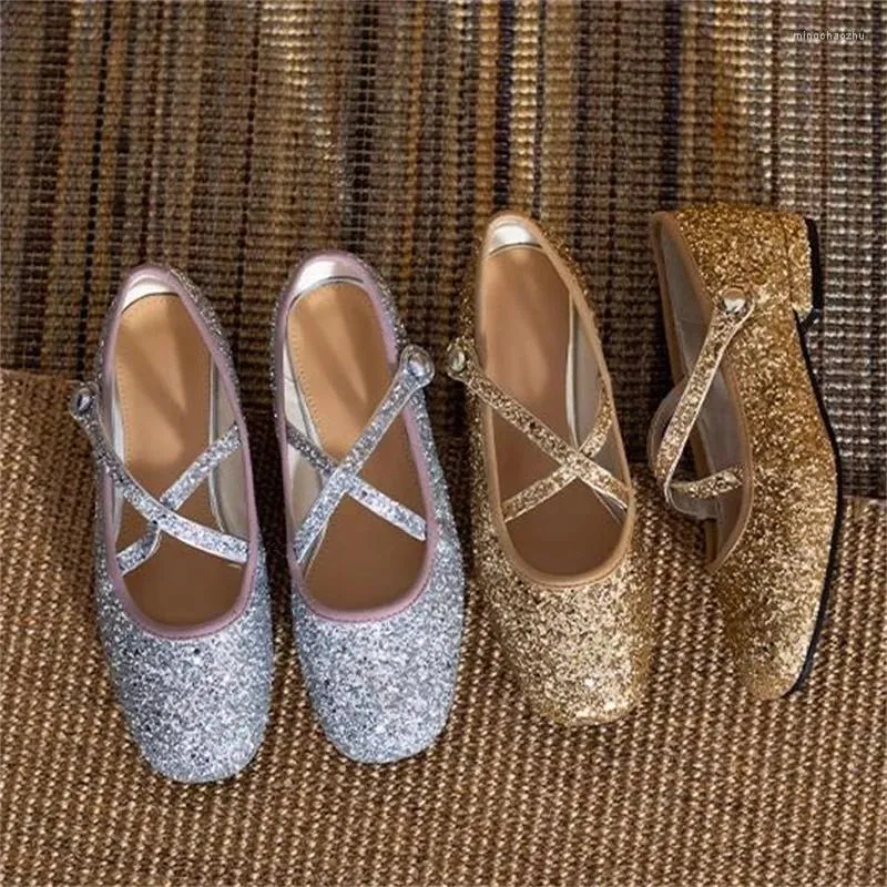Модельные туфли с блестками для женщин, квадратный носок, женские туфли-перекрестки с ремнями со стразами, женские балетки на низком каблуке с кристаллами, Zapatos Mujer