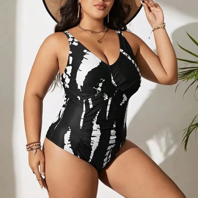 2024 Plus Size Onepiece Swimsuit 0XL5XL Sexy Cross Border Model Real S Deep V Collar Bathing Suit Women Swimwear 240322