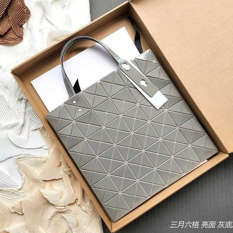 Les sacs fourre-tout des concepteurs pour les femmes La vente de dédouanement est avec le Grid Original en mars Factorys 6 Tote Modèle Limite