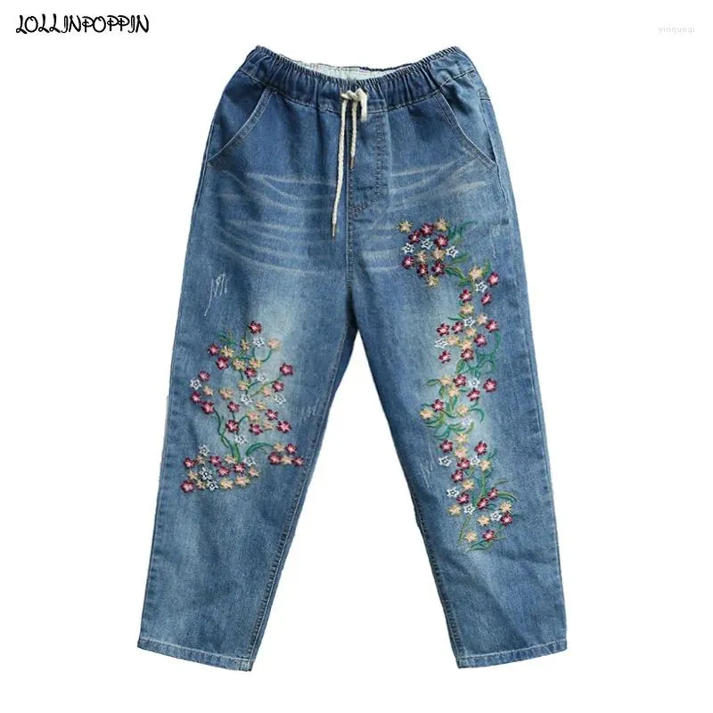 Jeans da donna Ricamo floreale Donna Pantaloni in denim al polpaccio azzurro 2024 Primavera con coulisse Vita elastica sbiancato Donna retrò