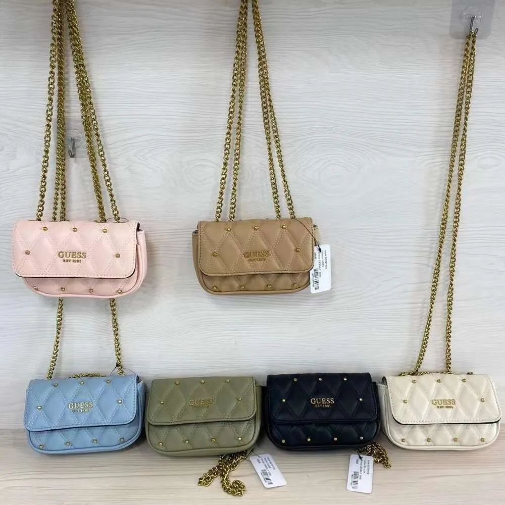 Moda Lusso Moda Pacchetto trasversale Negozio Spedizione gratuita Gus Home Rivetto Nuova borsa da donna Tinta unita Portafoglio europeo e americano Catena con griglia di diamanti Una spalla Piccola