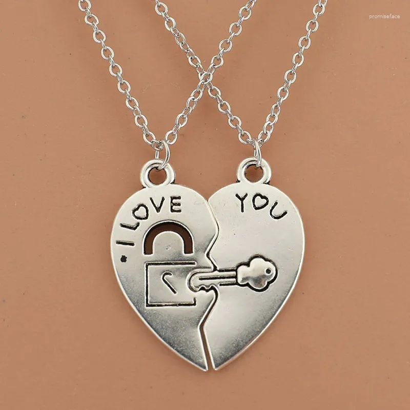 Pendant Necklaces 2 PCs/Set Couple Necklace For Women And Men Two Pieces Of Heart Paired Key Lock Rope Valentine's Day Present