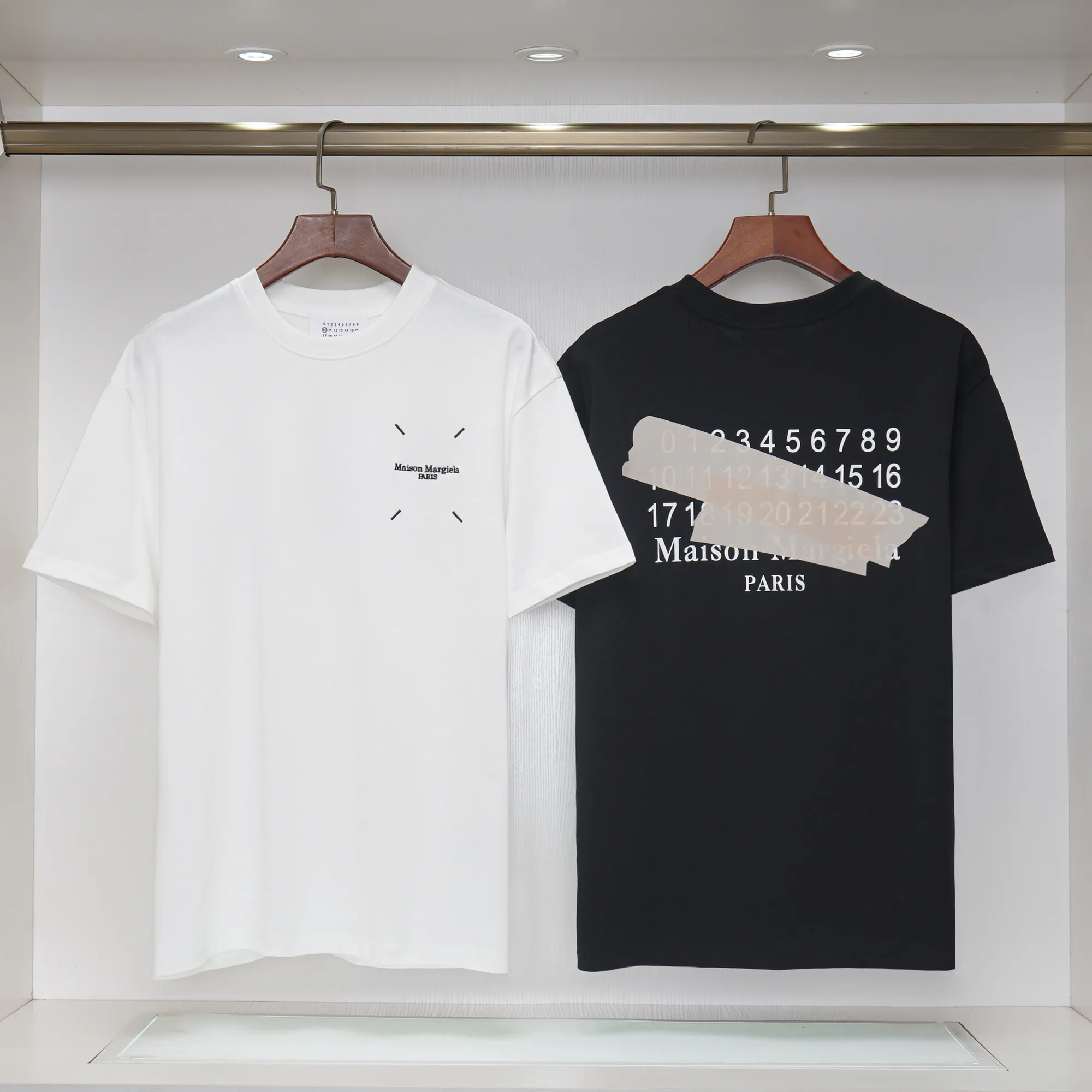 Summer Mens cotton t-shirts Margiela studios shirt Designer brand custom graffiti Arabic numerals printing LOGO paris Leisure sports big size mens short sleeve tops
