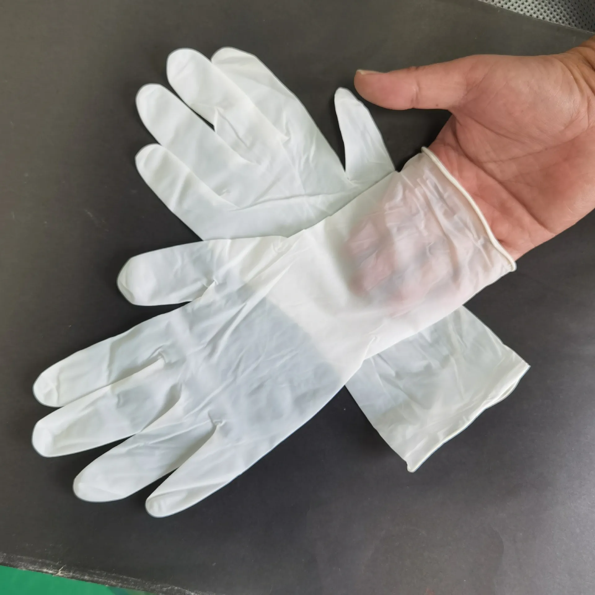 Einweg-12-Zoll-Synthetik-Nitril-Handschuhe, staubdichte Nitril-Handschuhe, kommerzielle Industrie-Nitril-Handschuhe