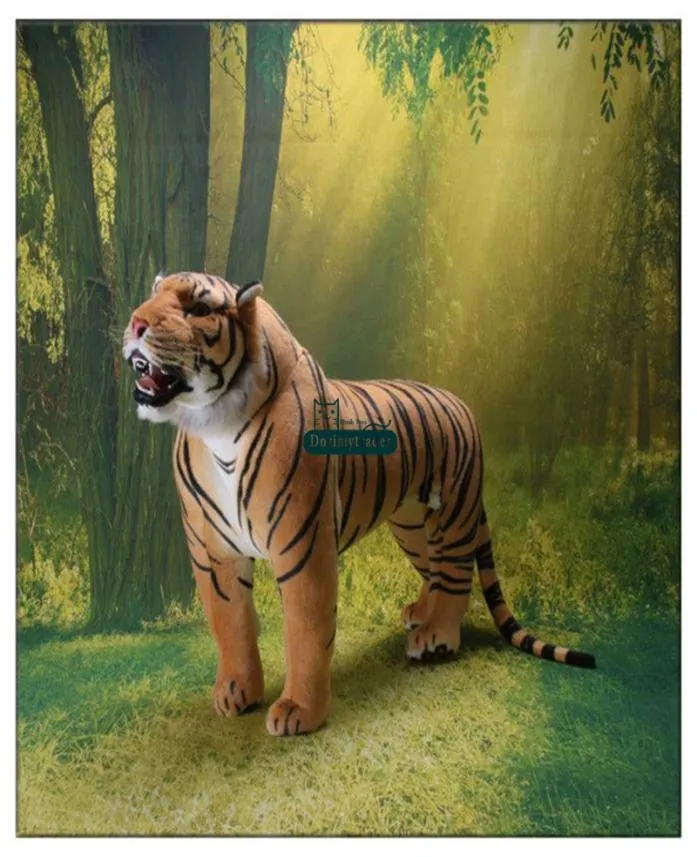 Dorimytrader Domineering Lifelike Tiger Standing Model Stifted Soft巨大なエミュレーションアニマルタイガーToy House Decoration 43inch 110C9219909