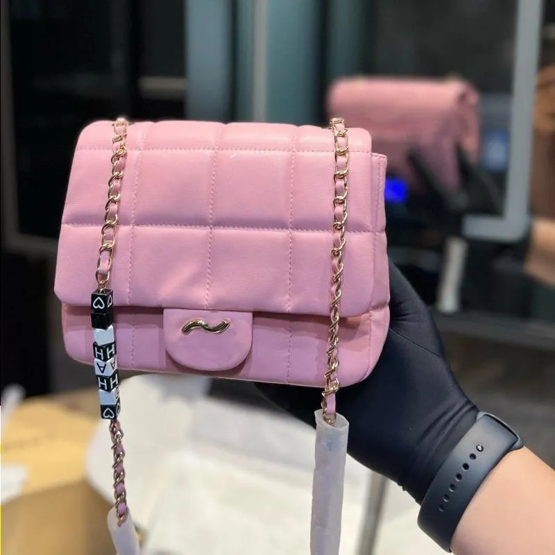 Lyx crossbody väska designer handväska kvinna mini klaffpåse 24c axelväska fyrkantig läderväska stor kapacitet väska tofu rutnät tärning kedja pack t