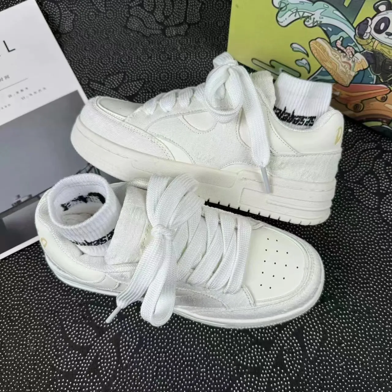 New Free Shipping Designer Men Women Casual Pink Blue Platform Shoes Breathable Mens Womens Sneakers Trainers Skate_voghion.com