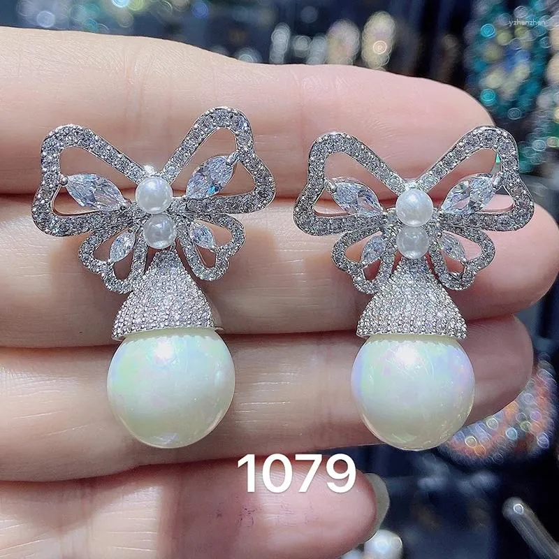 Boucles d'oreilles pendantes papillon mignon pour femmes, bijoux de luxe, clous en perles, cadeau de soirée de mariage