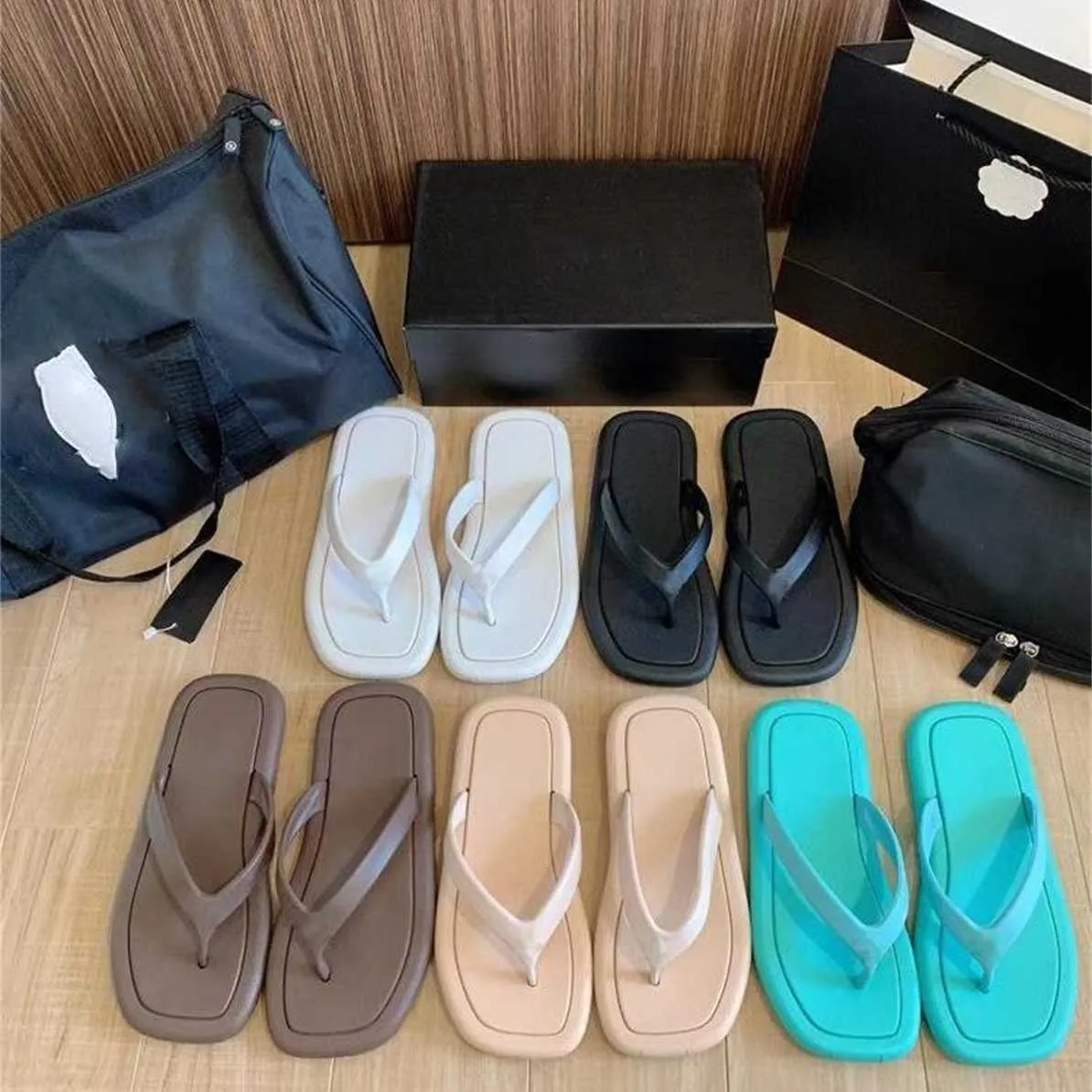 32 % RABATT Designer-Schuhe, kleine Version, Duft, flache Zehen, Flip-Flops, quadratischer Kopf, weicher Boden, Paar-Strandsandalen für den Außenbereich