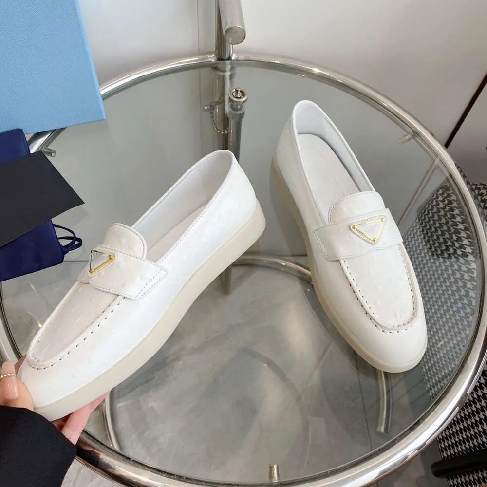 Véritable cuir Triangle Label Lefu 2023 nouvelles chaussures à talons bas à fond plat pour femmes européennes Socialite, polyvalentes, chaussures à pédale d'un pied