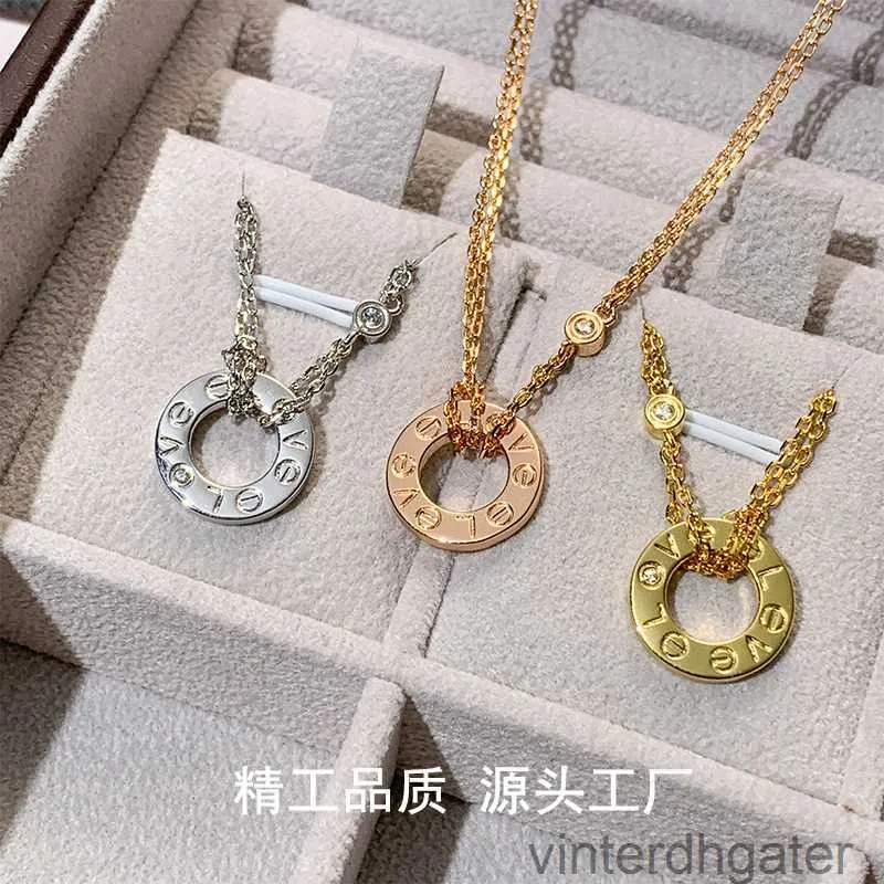 Top Luxury Fine Fine Original 1to1 Collana designer per donne Carter V Gold Necklace 18K Gold Luce placcato Lusso piccolo Gold Rosa Squisito Gioielli in argento per donne