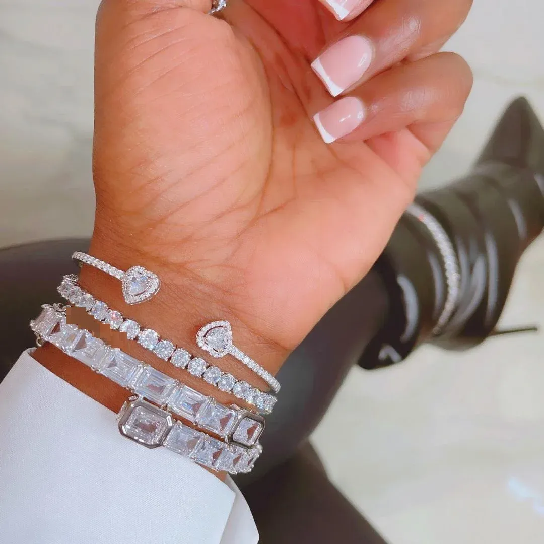 Bracciale Rigido Aperto Donna – Placcato Argento Su Rame – Regolabile 61 Mm – Regalo In Sacchetto Di Velluto